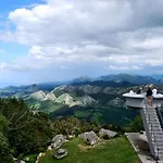 La Estrada 2*