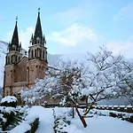 La Estrada ホテル 2*