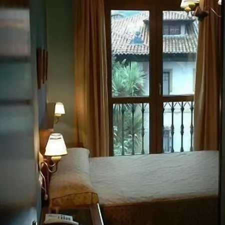 Hotel La Estrada 2*