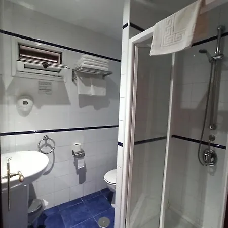 拉埃斯特拉达酒店 2*