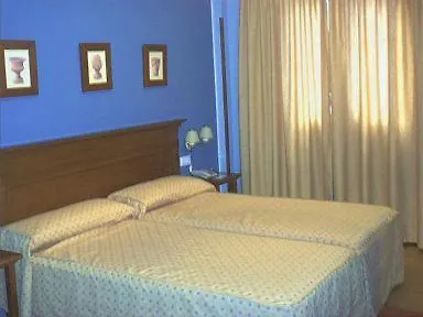 拉埃斯特拉达酒店 酒店 阿里翁达斯