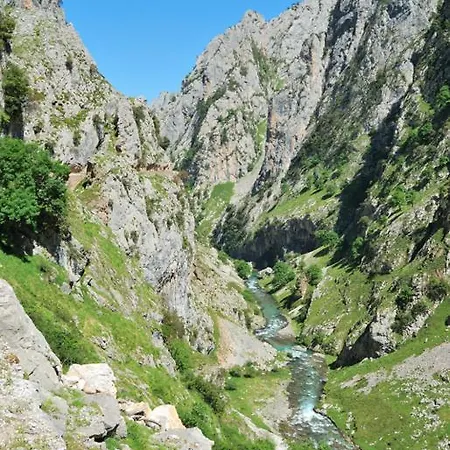 La Estrada 2*